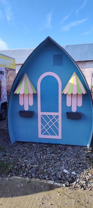 Chioșc din lemn cu deschidere pe telescop