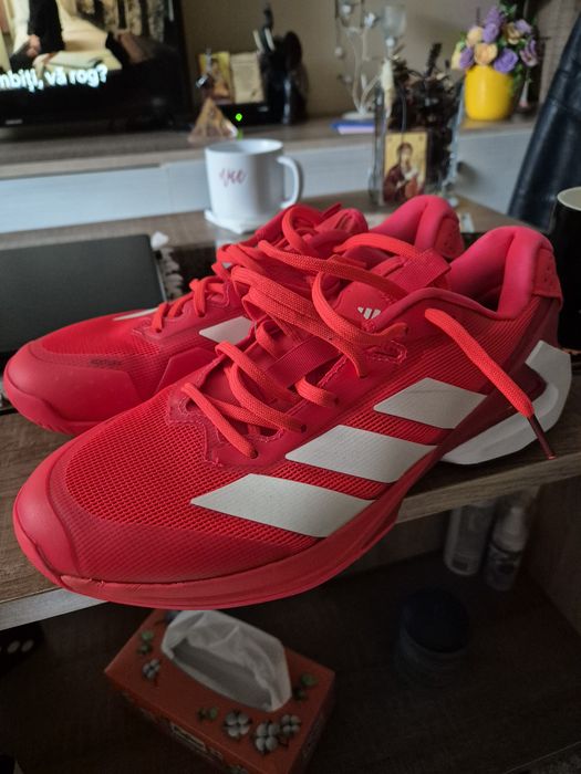 Vând adidași originali,mărimea 44,noi!