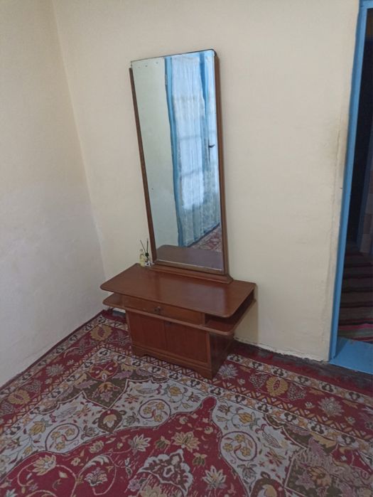 Inchiriez Camera la Curte, utilități incluse in buget