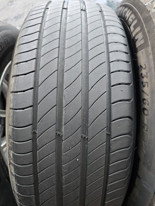 Anvelope vara 235 60 17