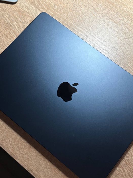 MacBook Air M4 13,6
