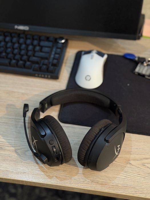 Безпроводные наушники HyperX