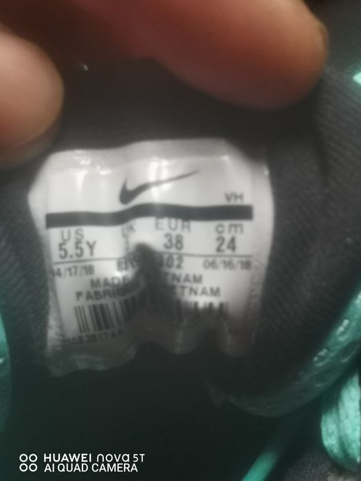 Adidași Nike team hustle d8.
