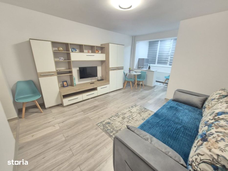 Inchiriere Garsoniera cocheta zona Coresi Tractorul