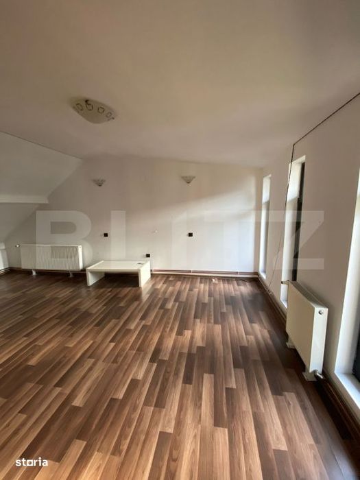 Casa mare, in Centrul Vechi din Deva - 10 camere, ideal locuinta + inv