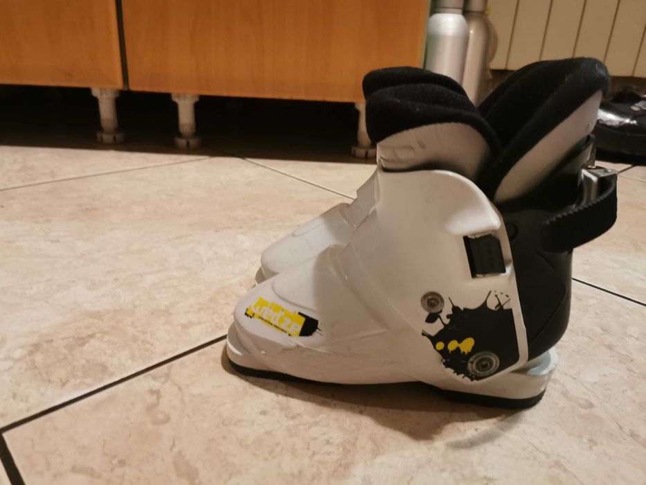 Clapari ski copii 27, 27.5, 28, 28.5 mondo 17. 5