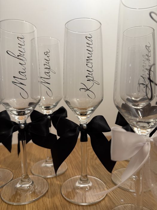 Персонализирани чаши за шампанско за моминско парти