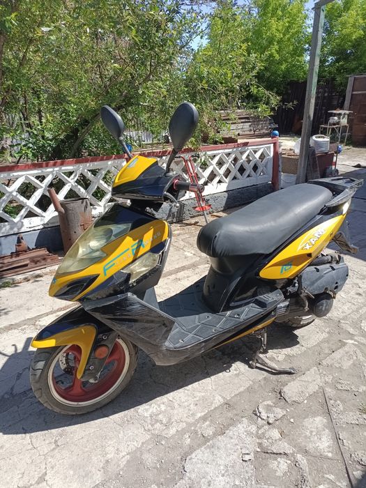 Продаю скутер бу