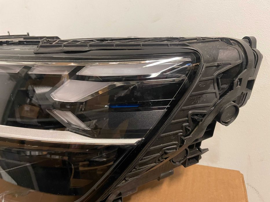 Far Stanga Laser  AUDI Q8