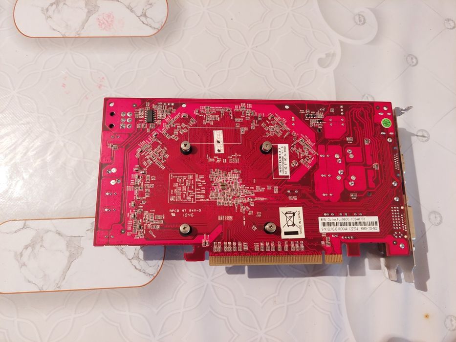 Продам видеокарту GT9800 1G DDR3