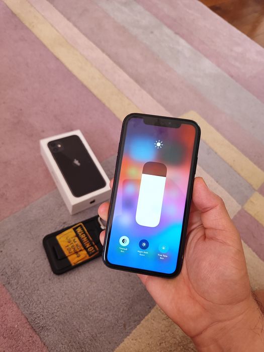 Айфон 11 64гб iPhone