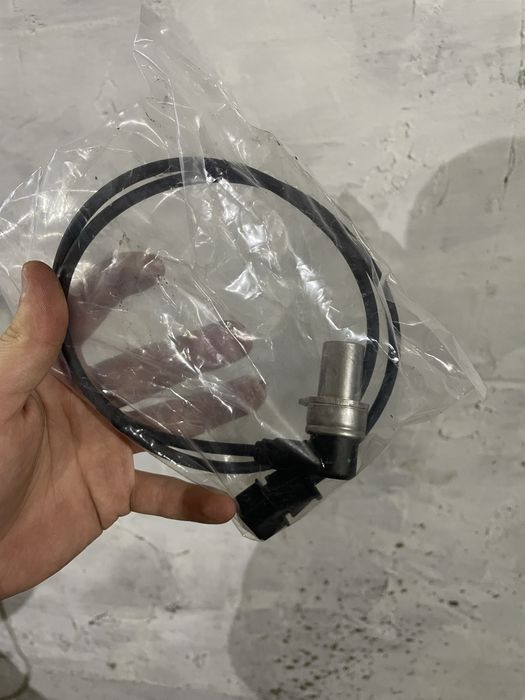 Продам датчик коленвала на БМВ мотор М50