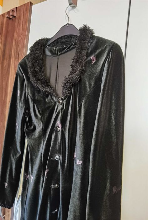 Черно луксозно манто връхна дреха от фин плюш