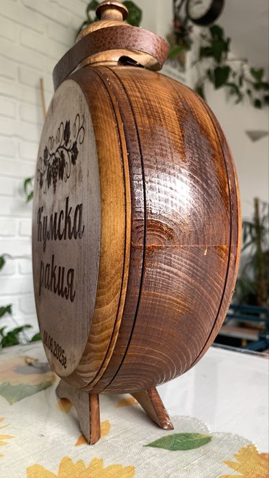 Дървена бъклица със стъклен съдържател