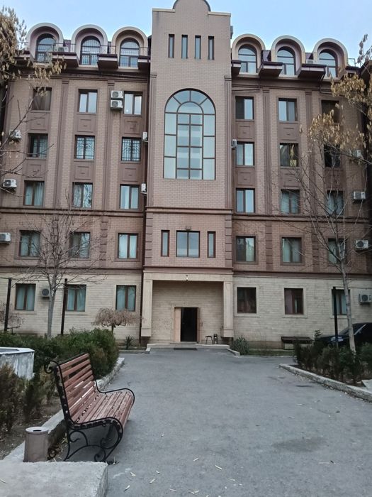 Беруний 3/1/5 Хувайдо Новостройка Узок муддатга Берилади