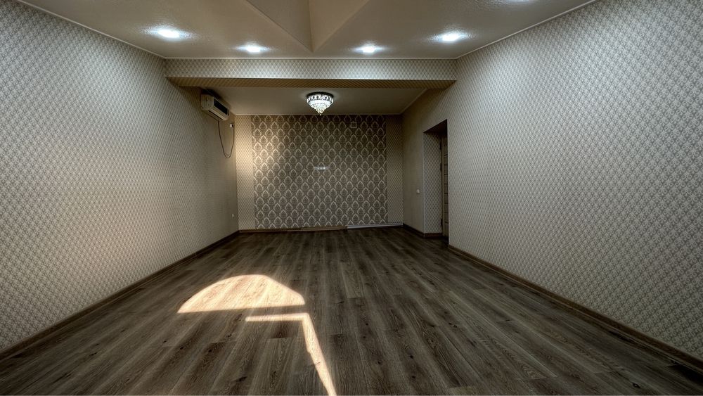 Продаётся своя 3/4/4 комнатная квартира.