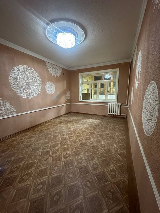 Алмазариски Район Квартира Арзон Нархга  Срочно Сотилади.