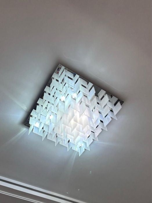 Продаю люстру 50/50 размер