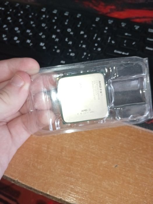 AMD FX 8320 Бывший в употреблении