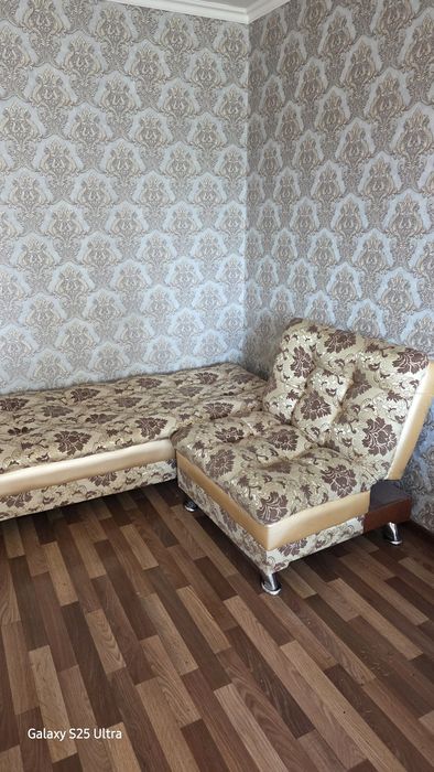 Продам тахту и кресло к ней