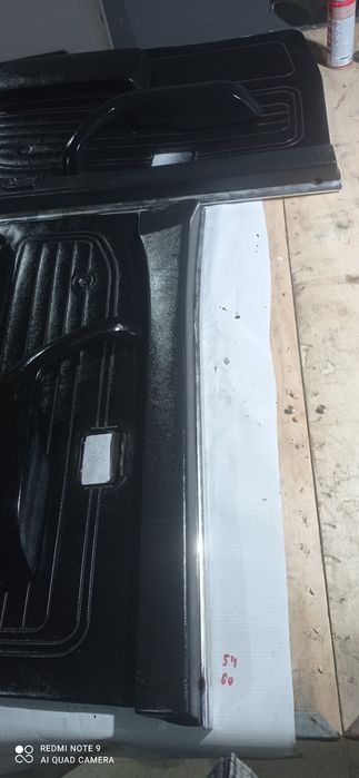 Обшивка дверей, кожаные карты