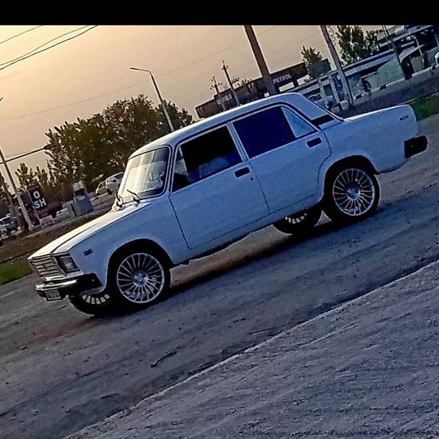 Lada 07  yili 1990