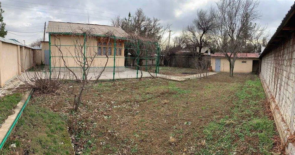 Dala hovli Sotiladi srochno (dacha)