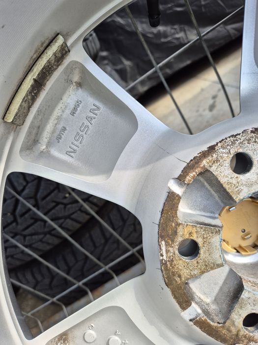 Джанти Nissan 17 цола , 5х114,3 , 6.5j ,et40 215/60/17 Renault Toyota