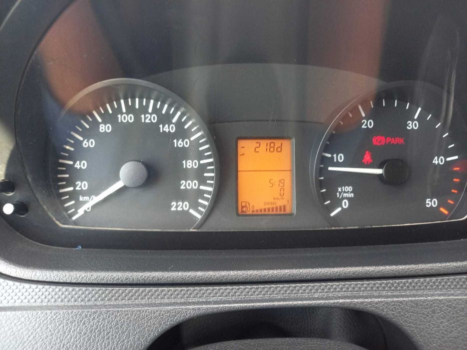 Mercedes Vito 113 CDI 8 locuri stare tehnica si estetica impecabila