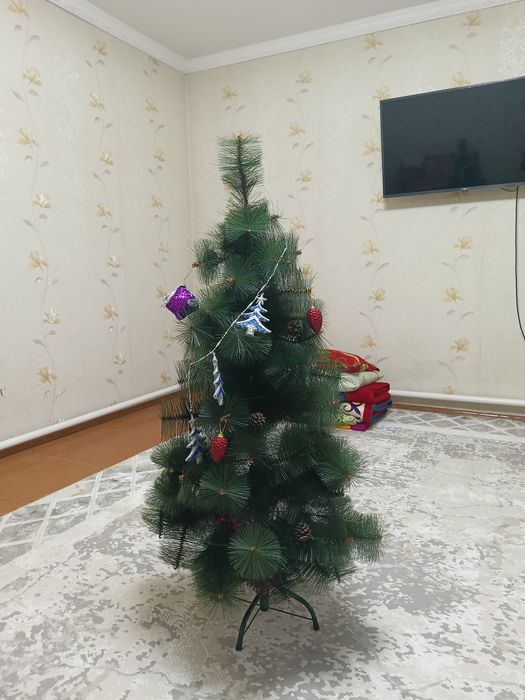 Ёлка новогодняя продам