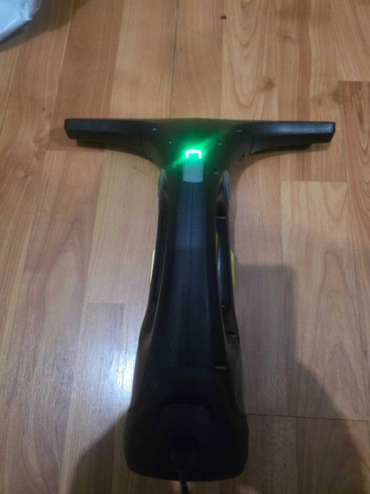 Aspirator de geamuri Karcher WV 2 Premium 10 Years Edition