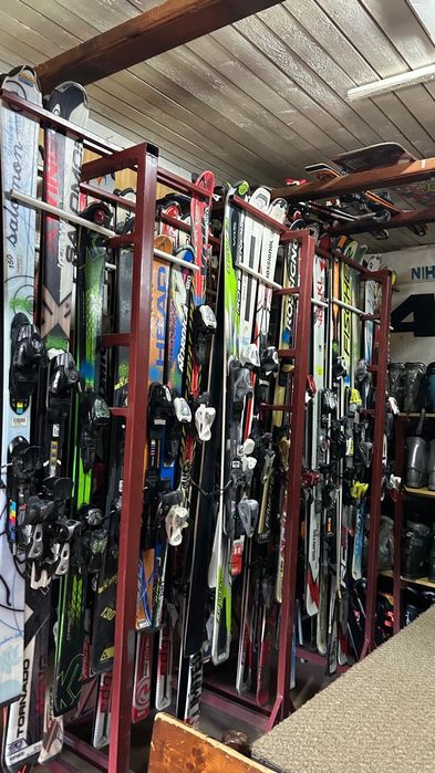 Echipamente schi de vanzare