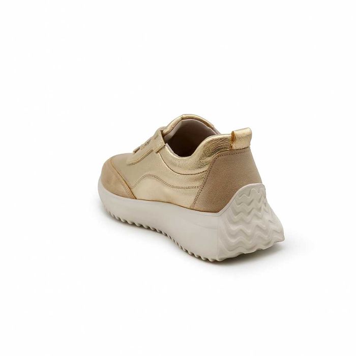 Дамски спортни обувки от естествена кожа и велур в златисто и бежово