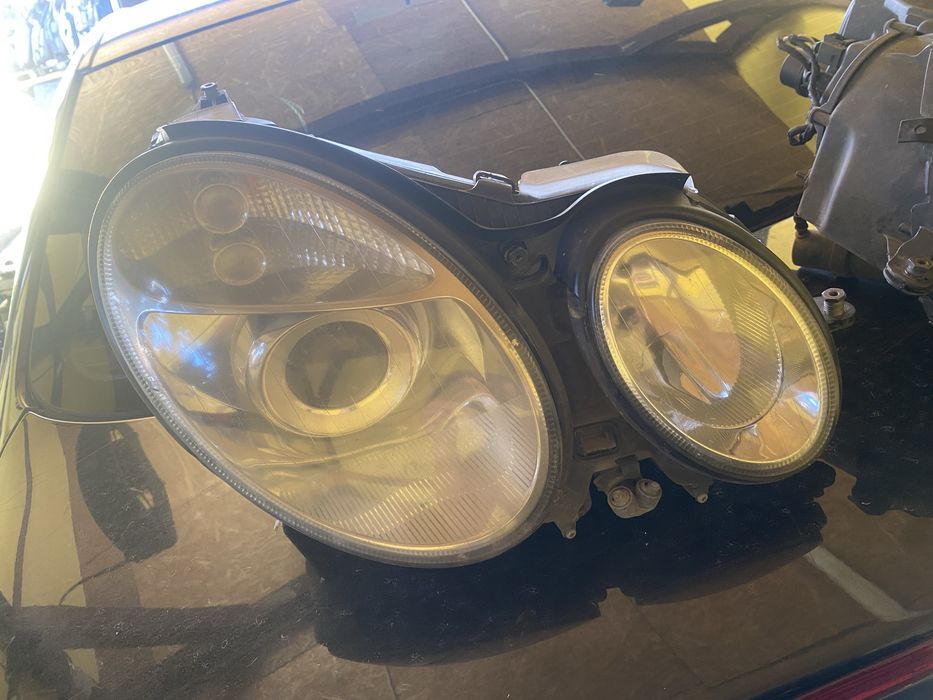 Far Xenon Stanga Dreapta Complecte Mercedes E W211 An 2003/2006 Oferim Garatie