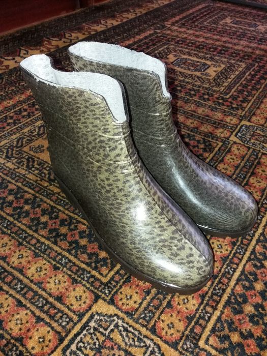 Резиновые полусапожки раз.37