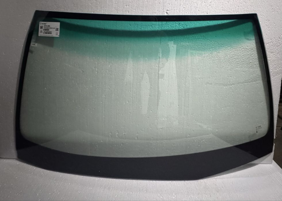 Стекло лобовое Toyota Progress