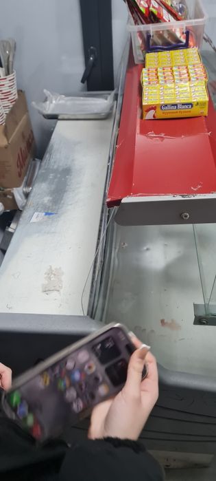 Витриный холодильник 130000