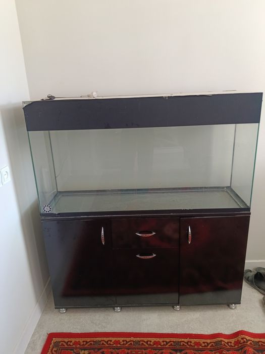 Аквариум  поставкаси Билан сотилади Калин 5 лик ойнадан тузатилган