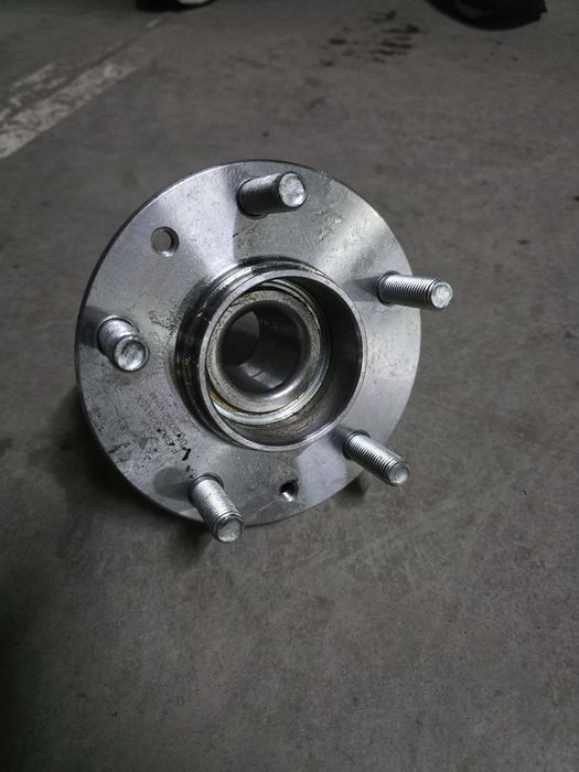 Ступица Мазда 626