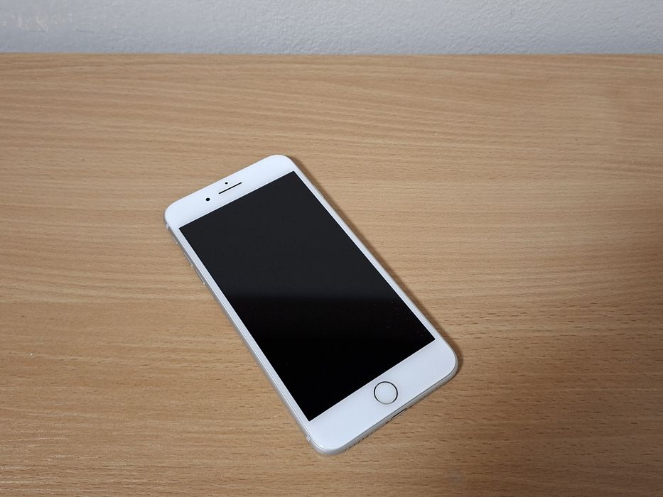iPhone 8 Plus 64GB Silver