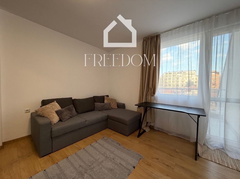 Тристаен апартамент в кв. Колхозен пазар, ул.Христо Ботев, 230 000 евр