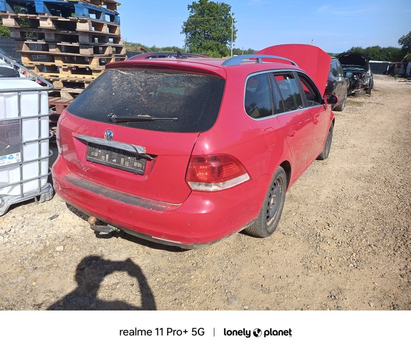 Dezmembrări uși geam oglinda planșa bord faruri radiatoare vw golf 5