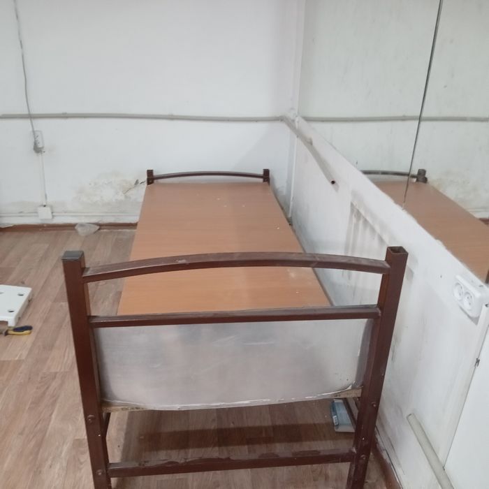 Кровати железные 5шт