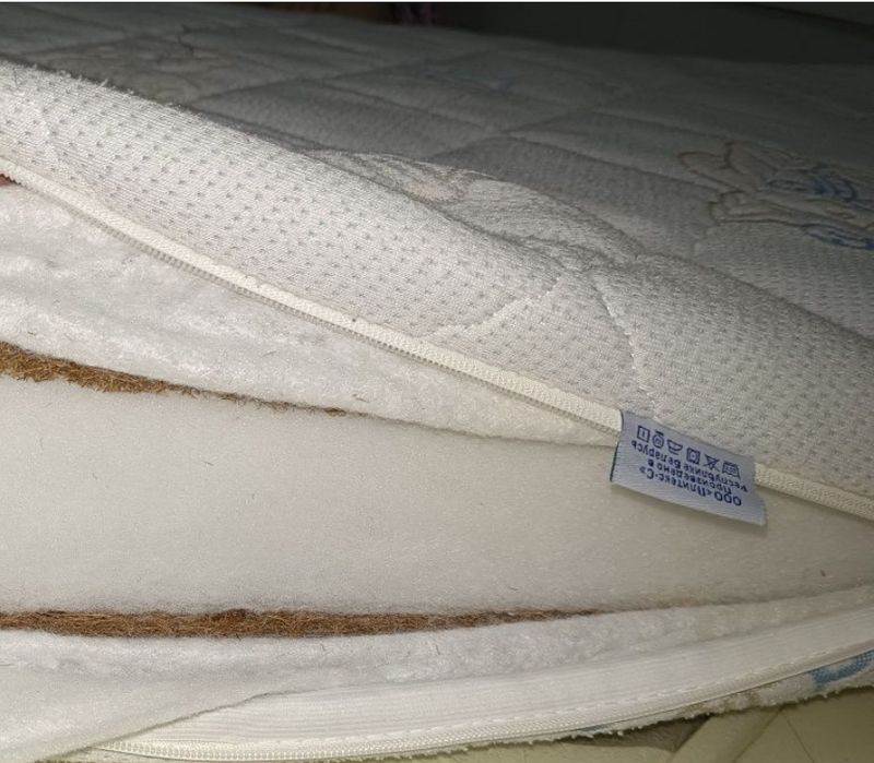 Продам детский матрас в коечку