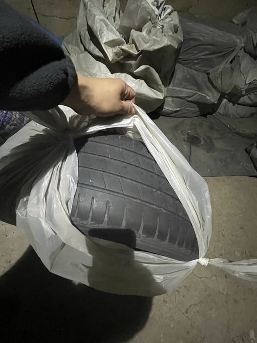 Шины 225/55/18 продам сезон можно