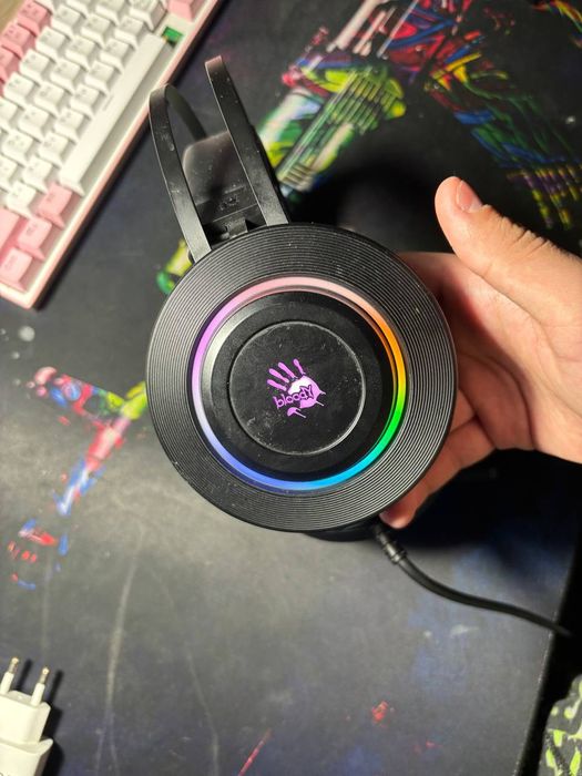 Продам наушники bloody