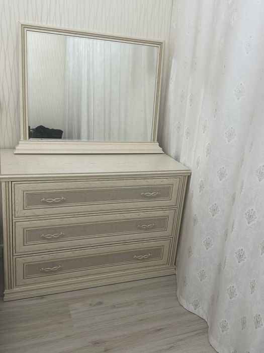 Кровать, комод, тумбы