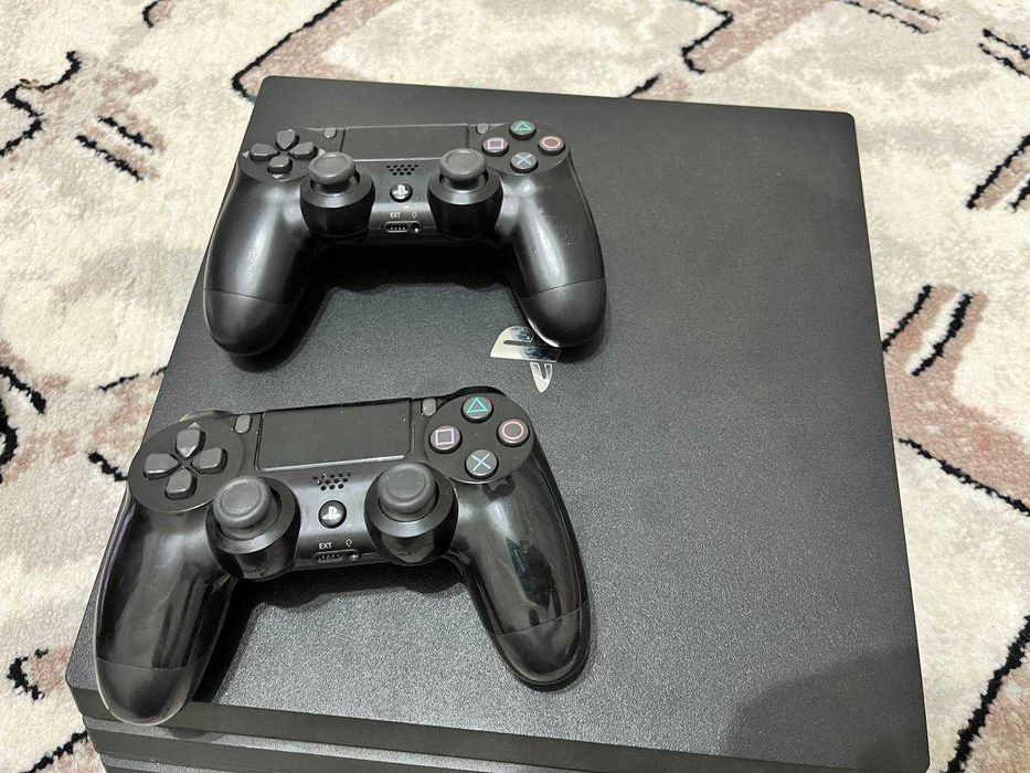 PS4 PRO 1TB sotiladi