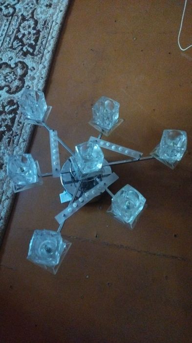 Продается Люстра