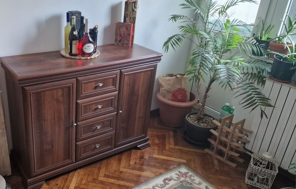 Comodă  sufragerie/dormitor culoarea Nuc